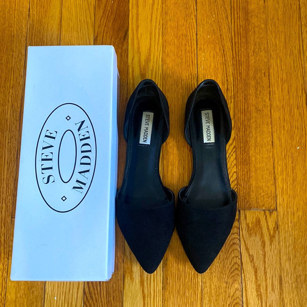 Steve Madden Black Pointed Flats